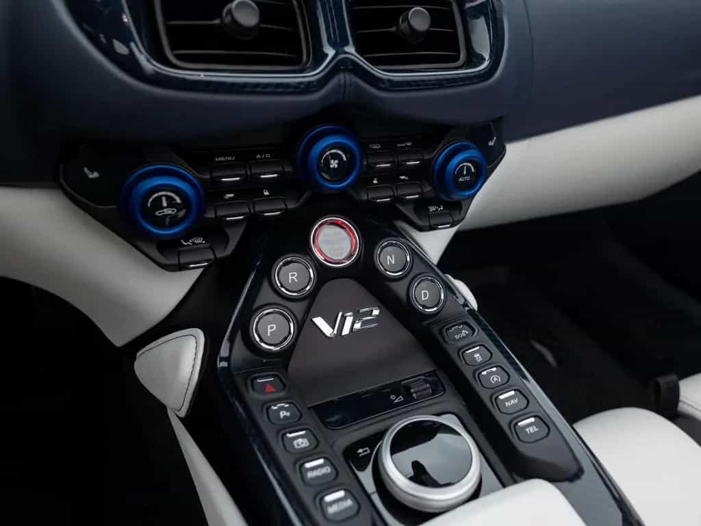 Aston Martin V12 Vantage Roadster | Q - Einzelstück | Blue CF 11/2023-photo-23