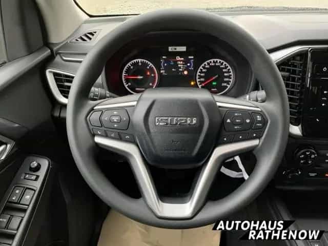 Isuzu D-Max Double Cab 4WD LS Allrad SHZ Totwinkelassi 11/2024-photo-14