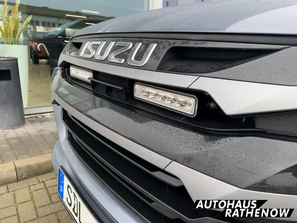 Isuzu D-Max Double Cab 4WD LS Allrad SHZ Totwinkelassi 11/2024-photo-2