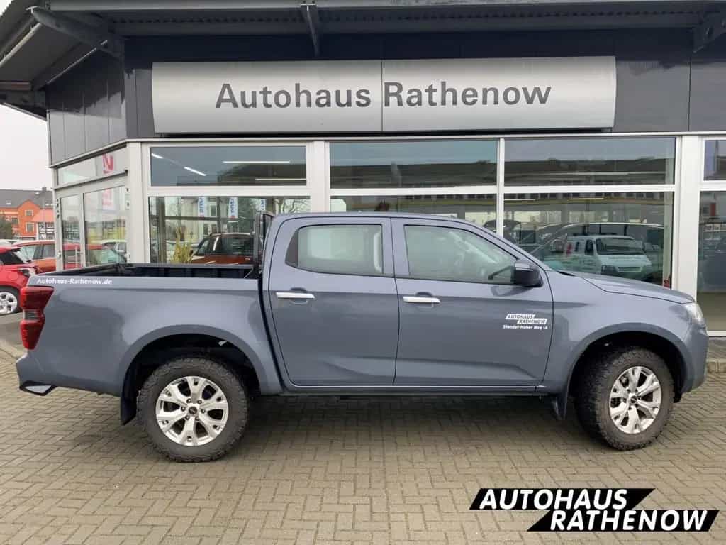 Isuzu D-Max Double Cab 4WD LS Allrad SHZ Totwinkelassi 11/2024-photo-4