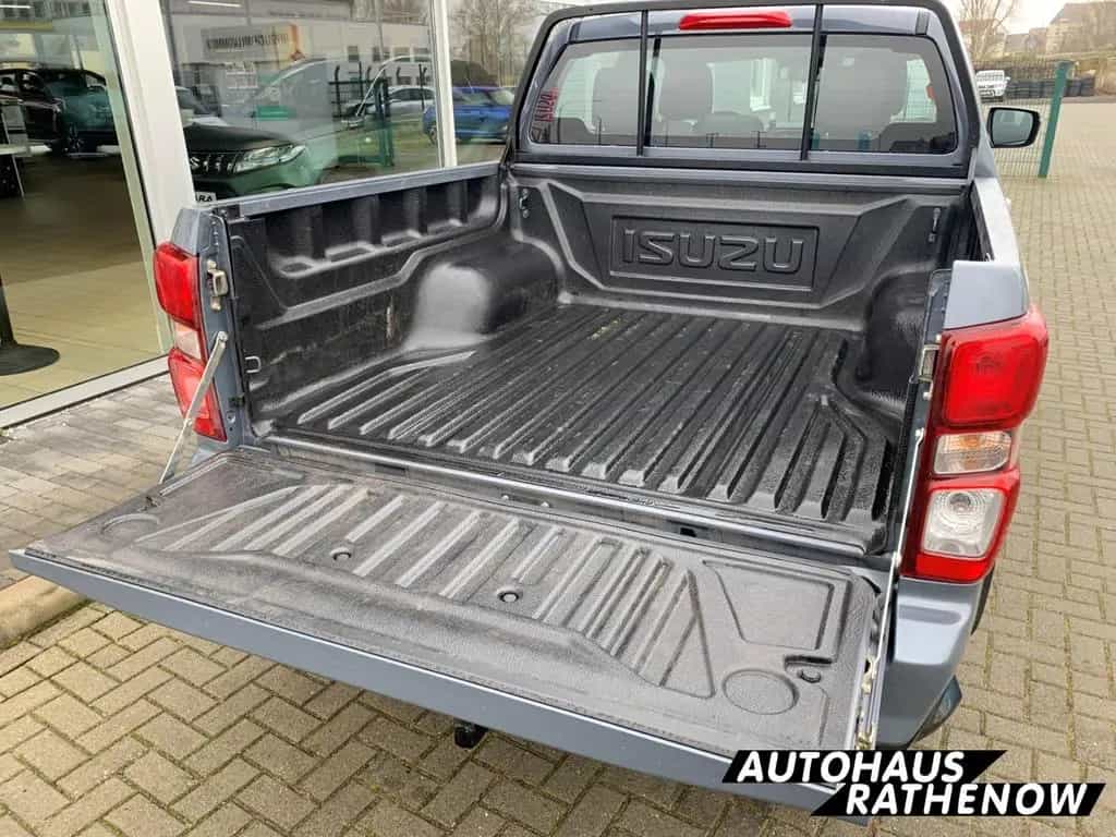 Isuzu D-Max Double Cab 4WD LS Allrad SHZ Totwinkelassi 11/2024-photo-7