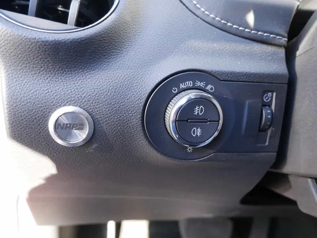 Chevrolet Camaro V8 Cabrio SHZ LEDER KAMERA XENON NAVI HUD 05/2015-photo-12