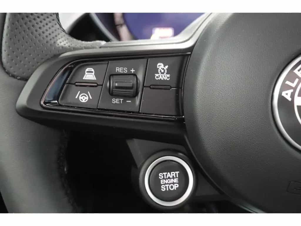 Alfa Romeo Giulia Q4 Veloce 2.0 Turbo AT8-Q4 19-LM NAVI MAT 06/2025-photo-15