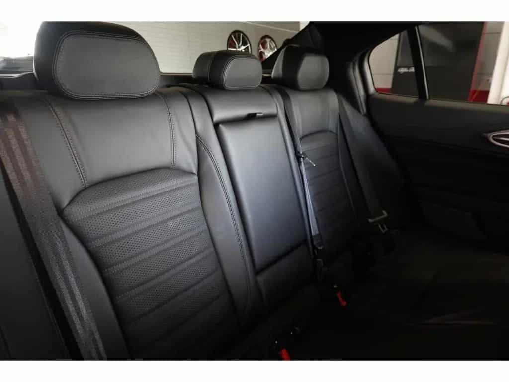 Alfa Romeo Giulia Q4 Veloce 2.0 Turbo AT8-Q4 19-LM NAVI MAT 06/2025-photo-8