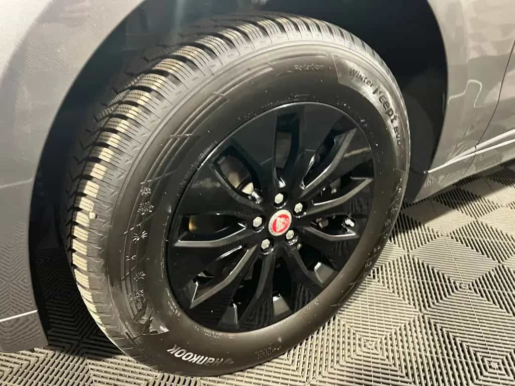 Jaguar F-Pace AWD*R-SPORT*MERIDIAN-R.KAM-SHZ-WLAN-19" 03/2019-photo-4