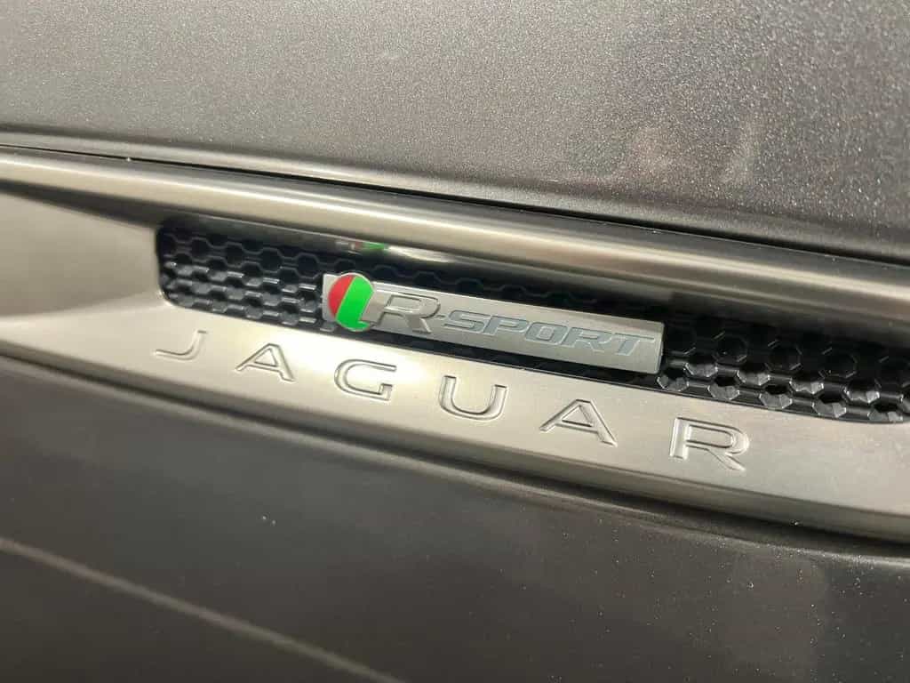 Jaguar F-Pace AWD*R-SPORT*MERIDIAN-R.KAM-SHZ-WLAN-19" 03/2019-photo-5