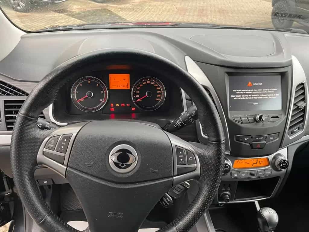 Ssangyong Korando 2.2 Diesel e-XDi 220 Sapphire 2WD 05/2017-photo-6