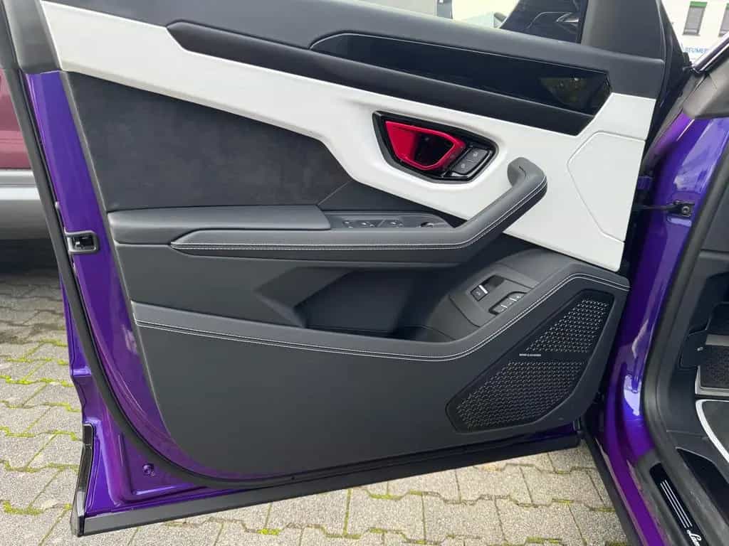 Lamborghini Urus S"Viola Mithras-Nero Ade Acrapovich 09/2024-photo-15