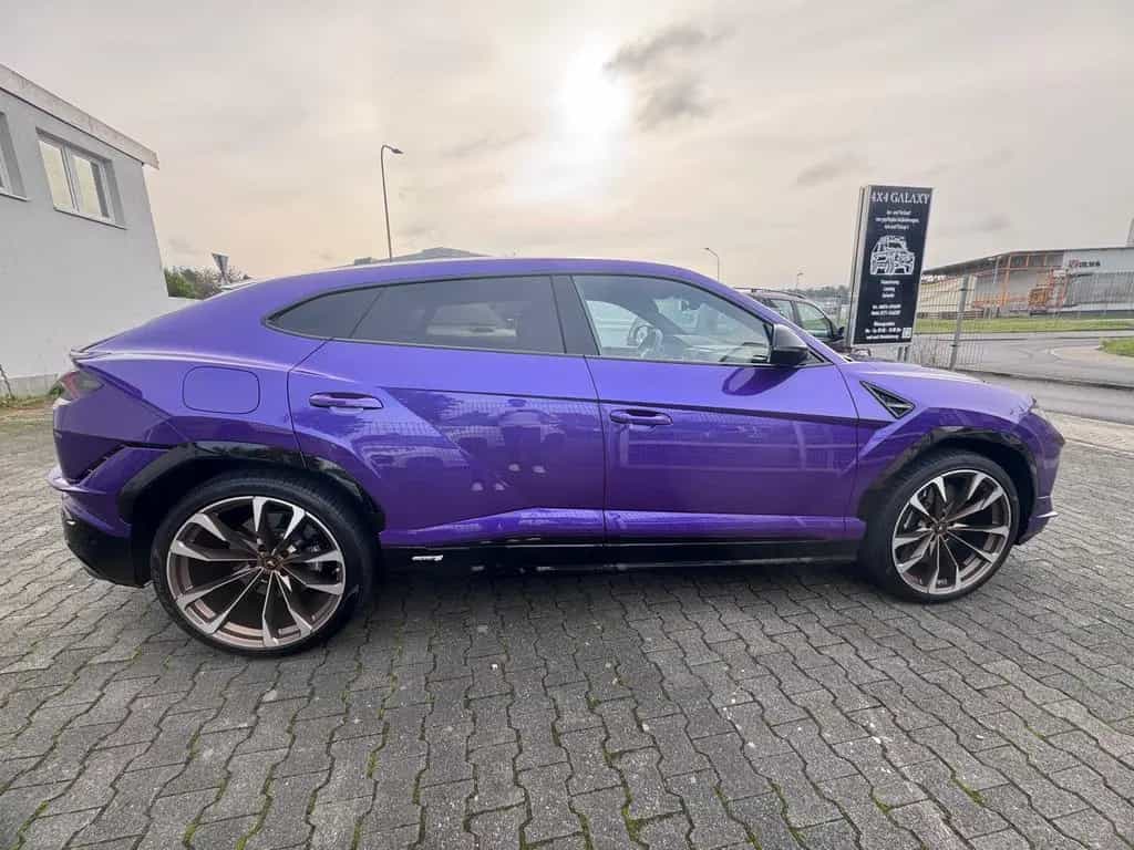 Lamborghini Urus S"Viola Mithras-Nero Ade Acrapovich 09/2024-photo-2