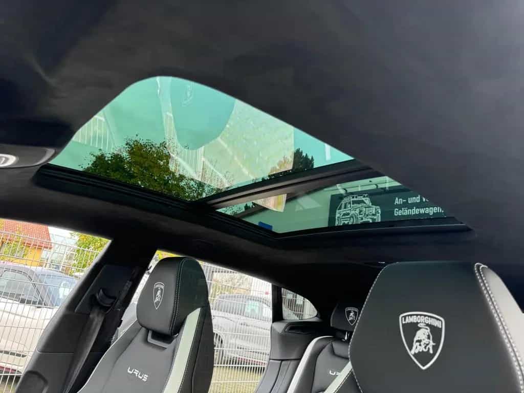 Lamborghini Urus S"Viola Mithras-Nero Ade Acrapovich 09/2024-photo-25