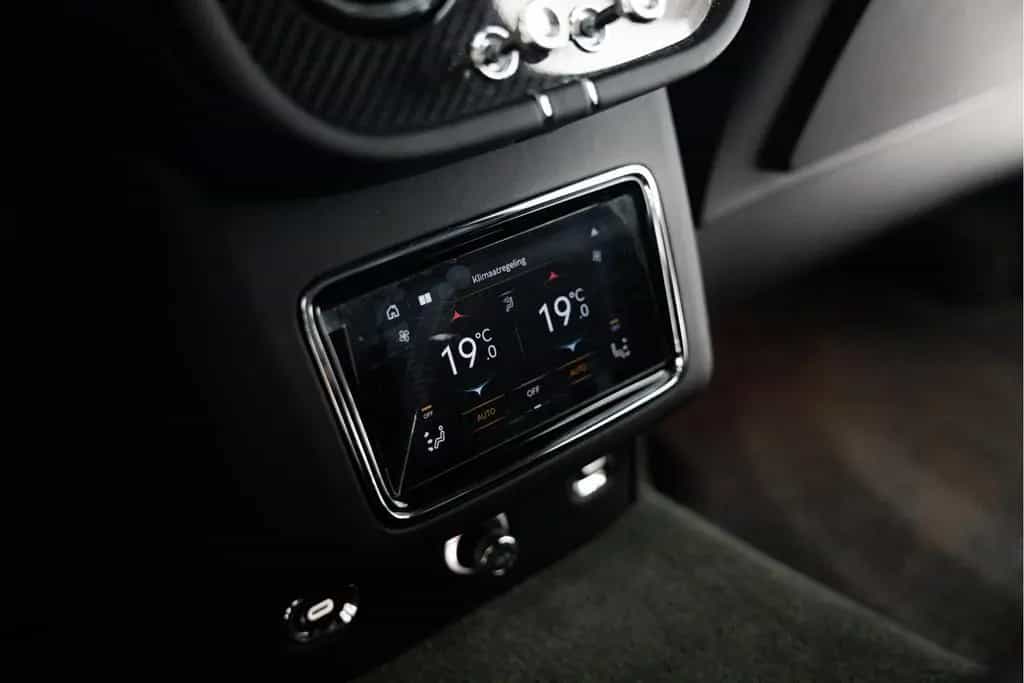 Bentley Bentayga V8 S | Rear Entertainment | Touring Spe 06/2023-photo-9