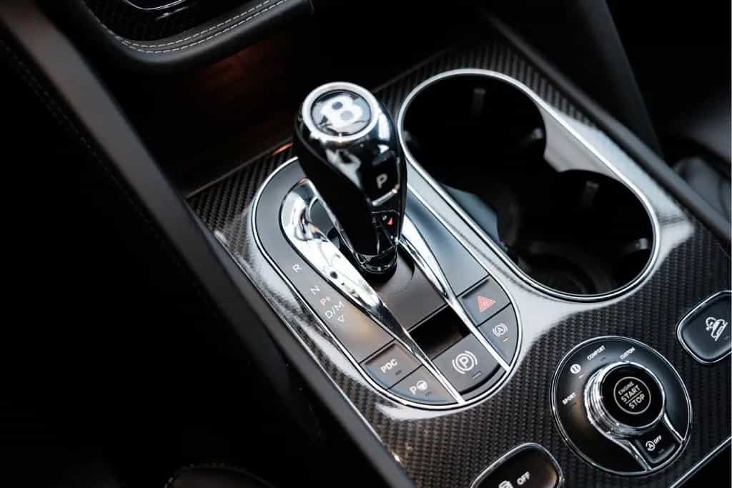 Bentley Bentayga V8 S | Rear Entertainment | Touring Spe 06/2023-photo-25