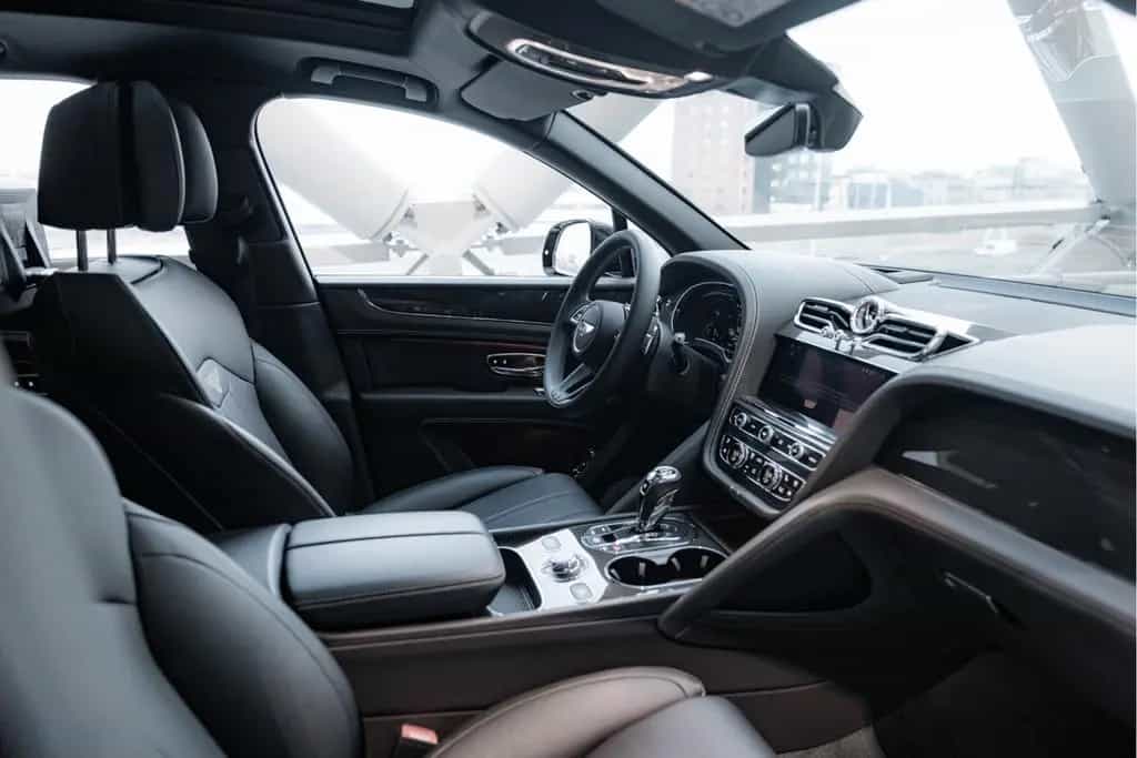 Bentley Bentayga V8 S | Rear Entertainment | Touring Spe 06/2023-photo-42