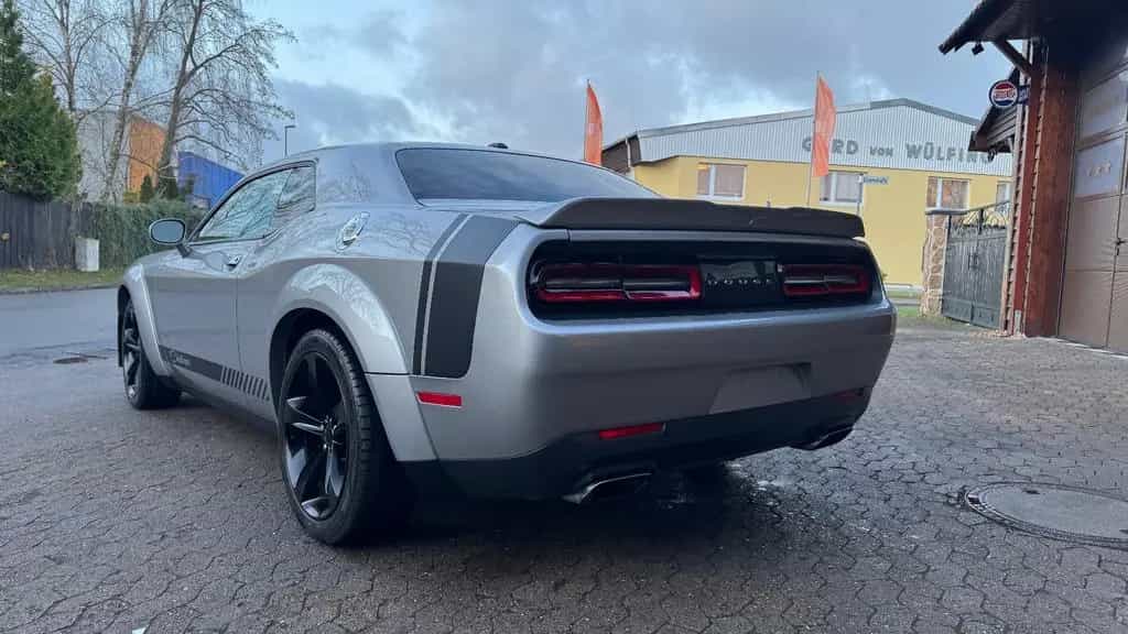 Dodge Challenger 5,7 V8*SRT WIDEBODY*LED*LEDER*PDC* GARANTIE*TOP 12/2018-photo-12