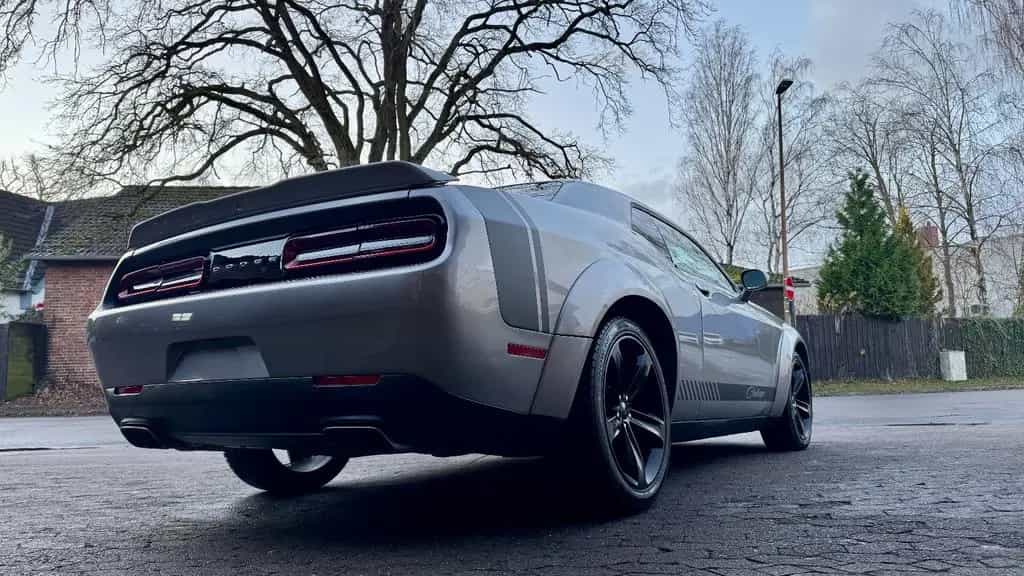 Dodge Challenger 5,7 V8*SRT WIDEBODY*LED*LEDER*PDC* GARANTIE*TOP 12/2018-photo-17