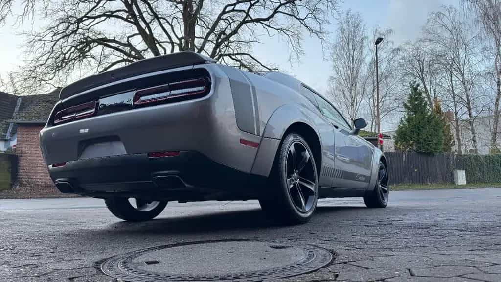 Dodge Challenger 5,7 V8*SRT WIDEBODY*LED*LEDER*PDC* GARANTIE*TOP 12/2018-photo-18