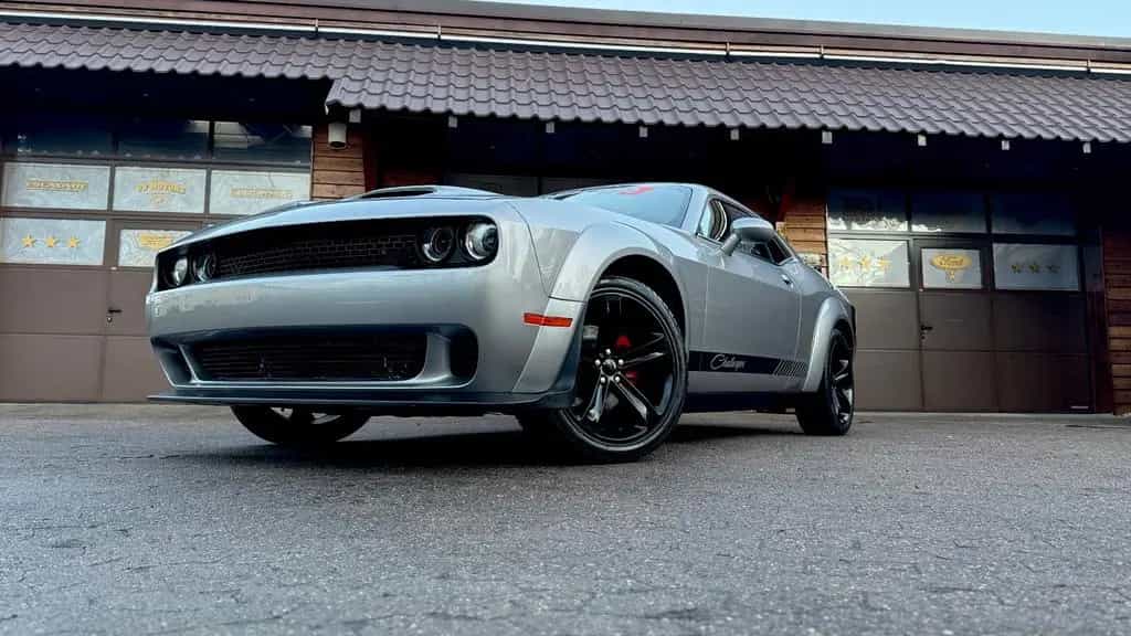 Dodge Challenger 5,7 V8*SRT WIDEBODY*LED*LEDER*PDC* GARANTIE*TOP 12/2018-photo-2