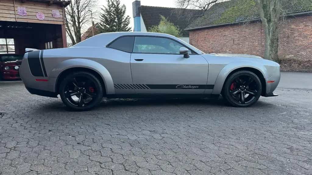 Dodge Challenger 5,7 V8*SRT WIDEBODY*LED*LEDER*PDC* GARANTIE*TOP 12/2018-photo-21