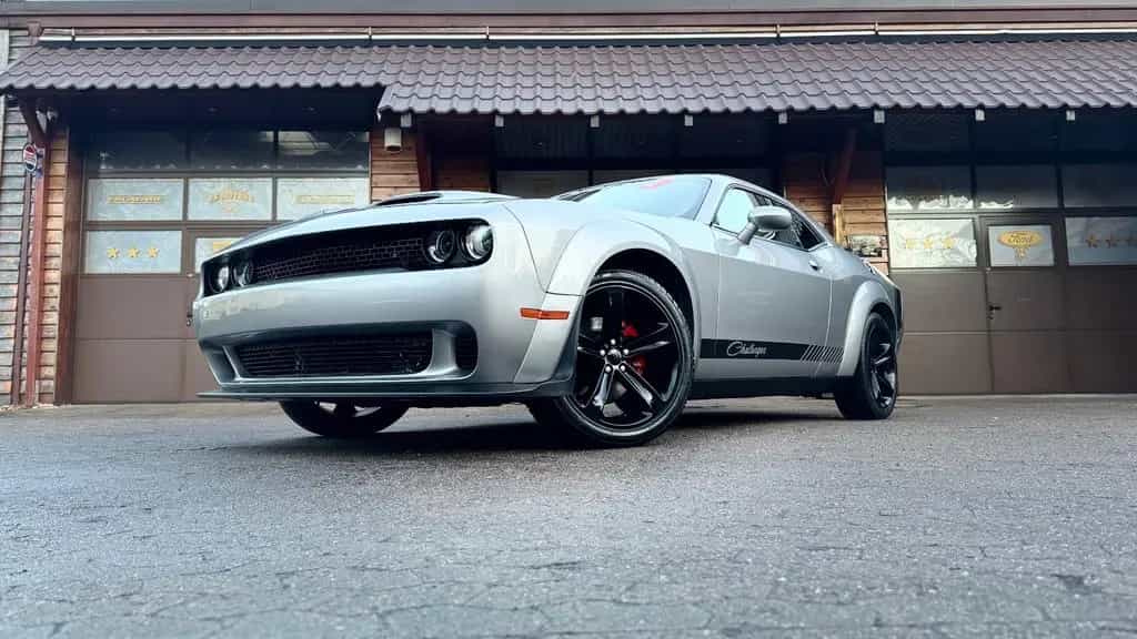 Dodge Challenger 5,7 V8*SRT WIDEBODY*LED*LEDER*PDC* GARANTIE*TOP 12/2018-photo-3