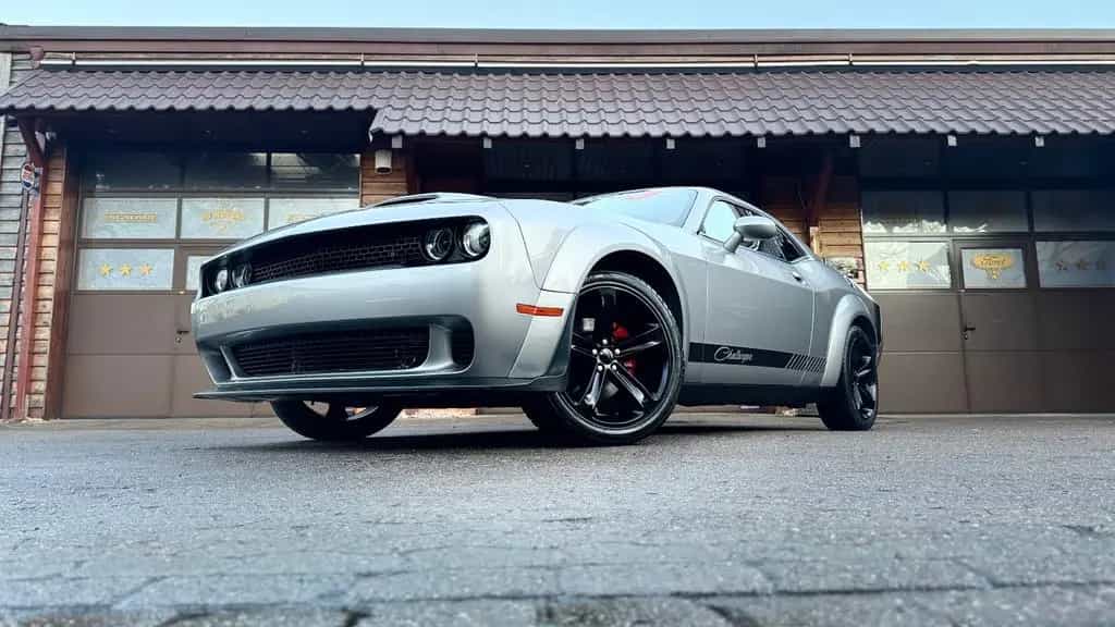 Dodge Challenger 5,7 V8*SRT WIDEBODY*LED*LEDER*PDC* GARANTIE*TOP 12/2018-photo-4