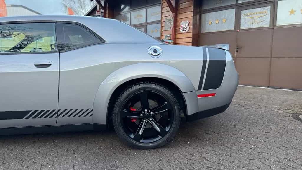 Dodge Challenger 5,7 V8*SRT WIDEBODY*LED*LEDER*PDC* GARANTIE*TOP 12/2018-photo-9