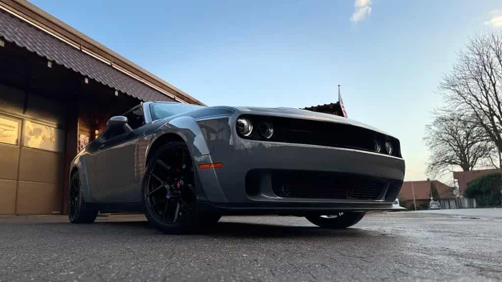 Dodge Challenger 5,7 V8*SRT WIDEBODY*LED*LEDER*PDC* GARANTIE*TOP 12/2018-photo-11