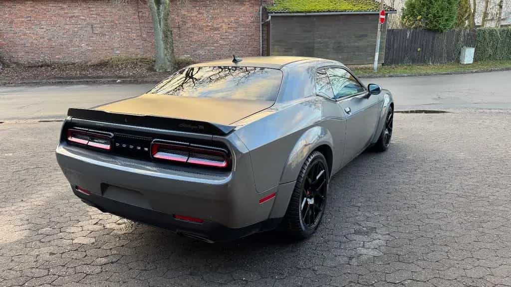 Dodge Challenger 5,7 V8*SRT WIDEBODY*LED*LEDER*PDC* GARANTIE*TOP 12/2018-photo-17