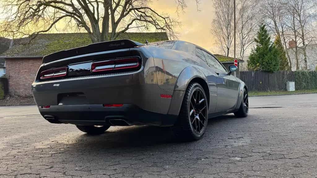 Dodge Challenger 5,7 V8*SRT WIDEBODY*LED*LEDER*PDC* GARANTIE*TOP 12/2018-photo-20