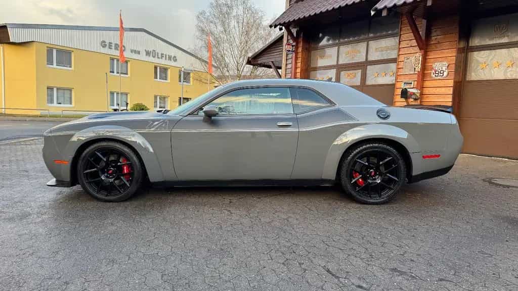 Dodge Challenger 5,7 V8*SRT WIDEBODY*LED*LEDER*PDC* GARANTIE*TOP 12/2018-photo-25