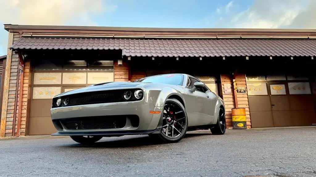 Dodge Challenger 5,7 V8*SRT WIDEBODY*LED*LEDER*PDC* GARANTIE*TOP 12/2018-photo-3