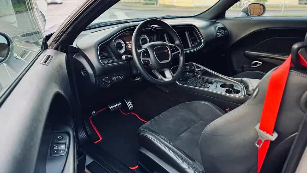 Dodge Challenger 5,7 V8*SRT WIDEBODY*LED*LEDER*PDC* GARANTIE*TOP 12/2018-photo-30