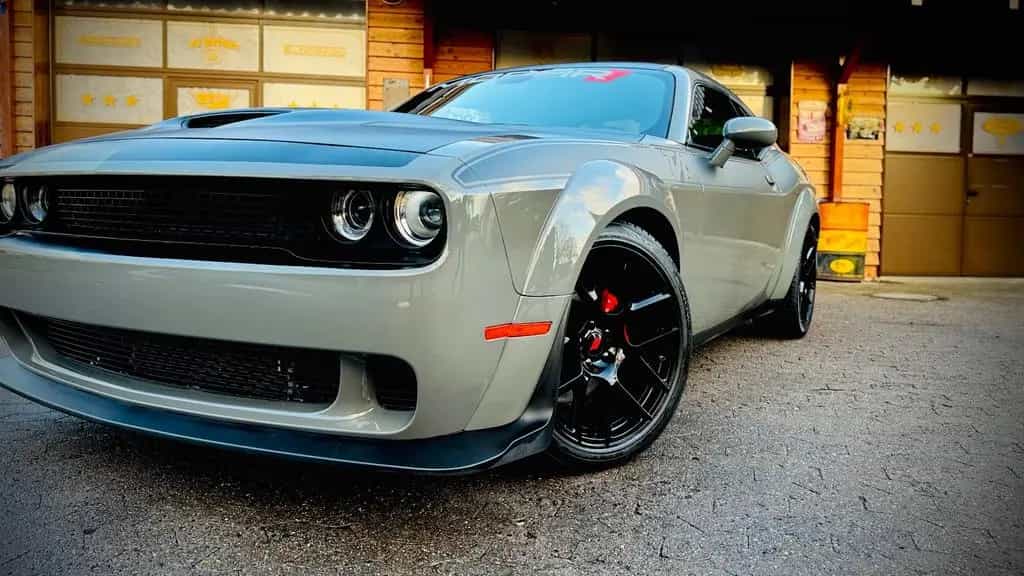 Dodge Challenger 5,7 V8*SRT WIDEBODY*LED*LEDER*PDC* GARANTIE*TOP 12/2018-photo-4