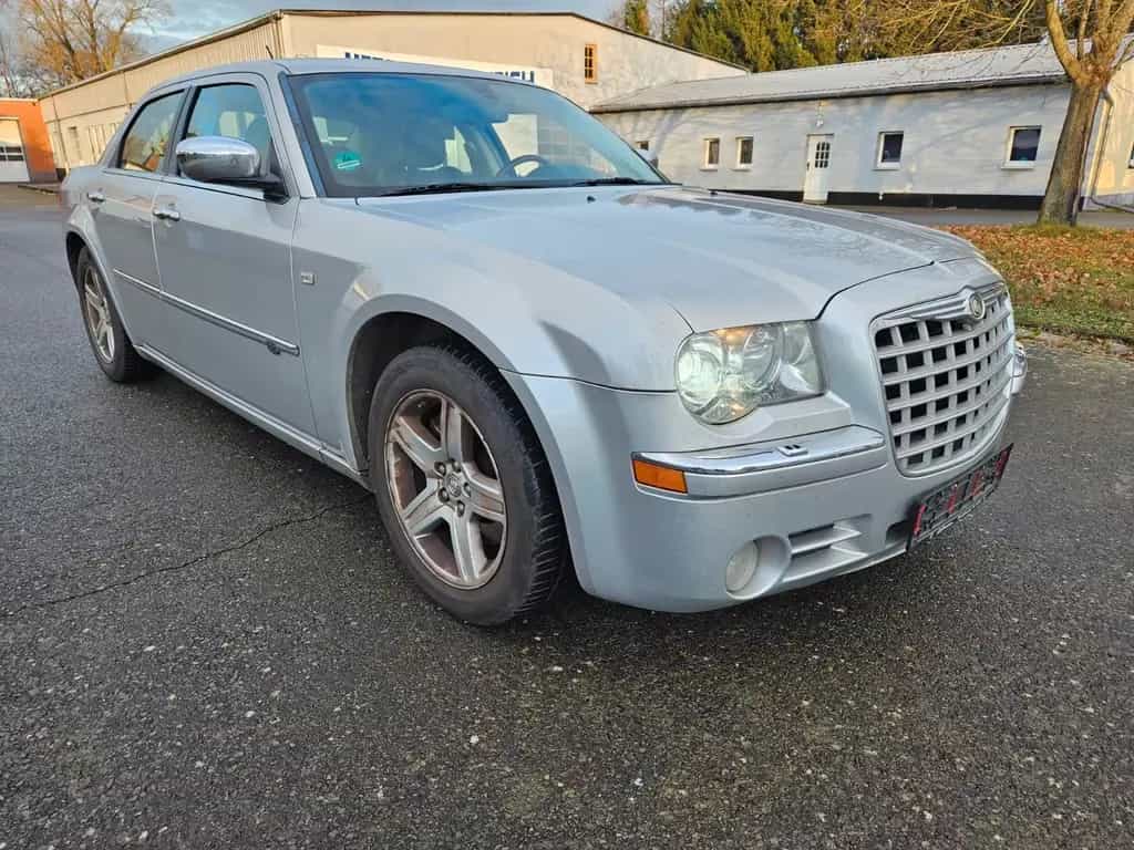 Chrysler 300C 2.7L Limousine 09/2010-photo-0