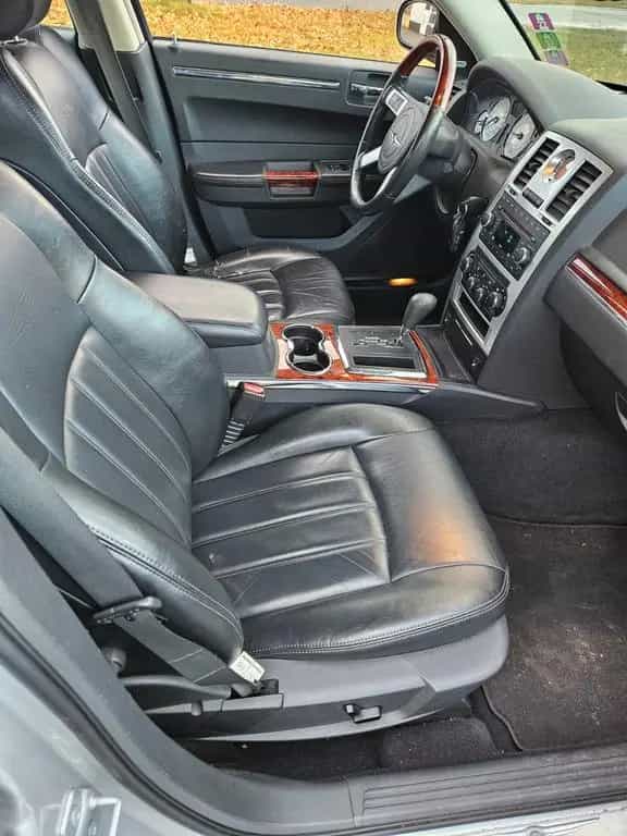 Chrysler 300C 2.7L Limousine 09/2010-photo-8