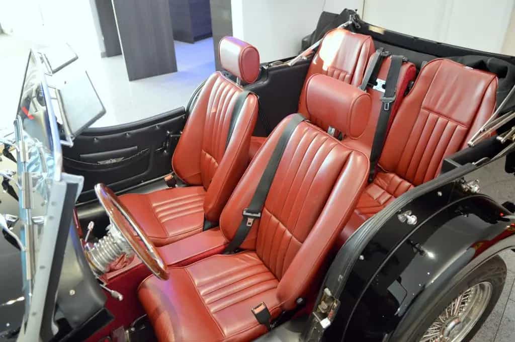 Morgan Plus 4 - 4-Sitzer / Linkslenker 05/2012-photo-10