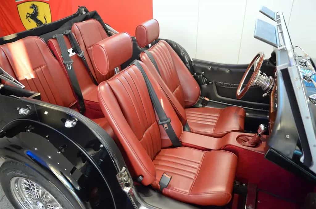 Morgan Plus 4 - 4-Sitzer / Linkslenker 05/2012-photo-15