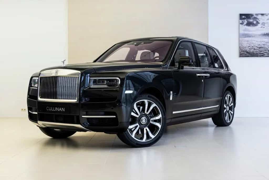 Rolls-Royce Cullinan 6.75 V12 09/2023-photo-0