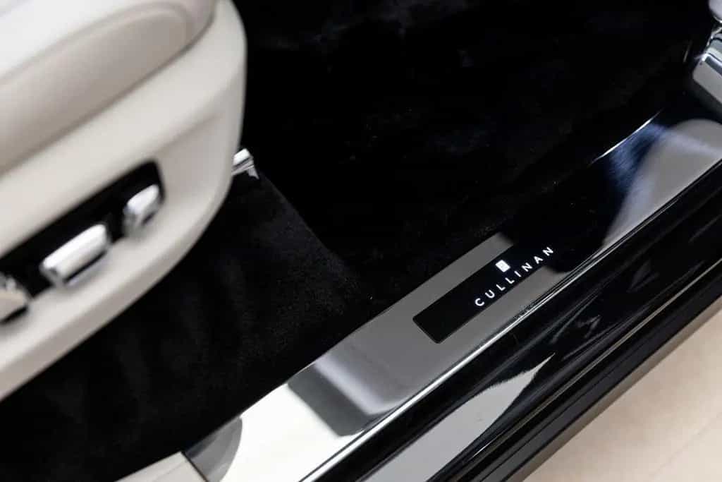 Rolls-Royce Cullinan 6.75 V12 09/2023-photo-19