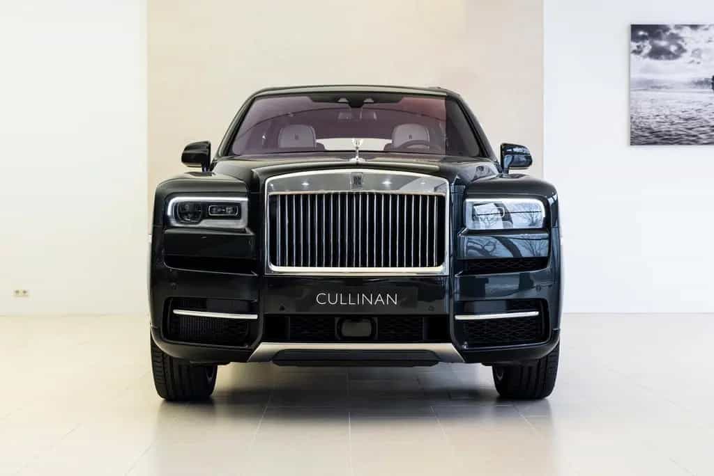 Rolls-Royce Cullinan 6.75 V12 09/2023-photo-2