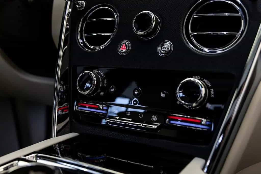 Rolls-Royce Cullinan 6.75 V12 09/2023-photo-23