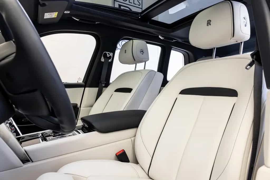 Rolls-Royce Cullinan 6.75 V12 09/2023-photo-3