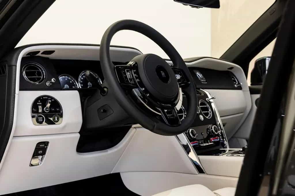 Rolls-Royce Cullinan 6.75 V12 09/2023-photo-7