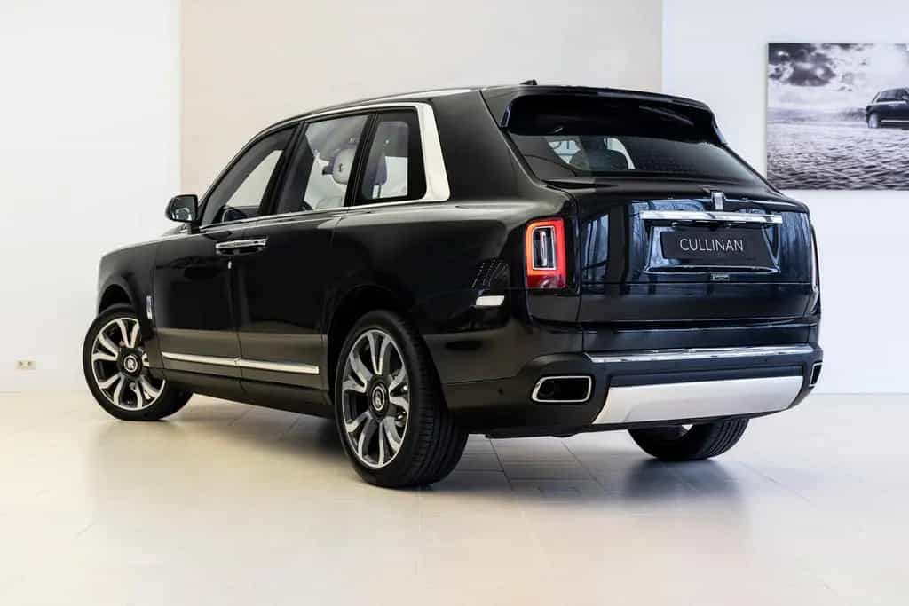 Rolls-Royce Cullinan 6.75 V12 09/2023-photo-9