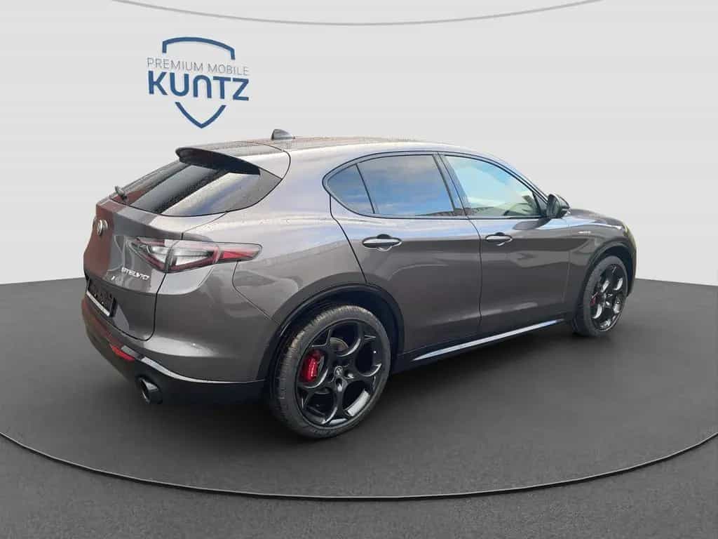 Alfa Romeo Stelvio Veloce 2.2D Q4 eAHK+Techno-Paket 05/2025-photo-4