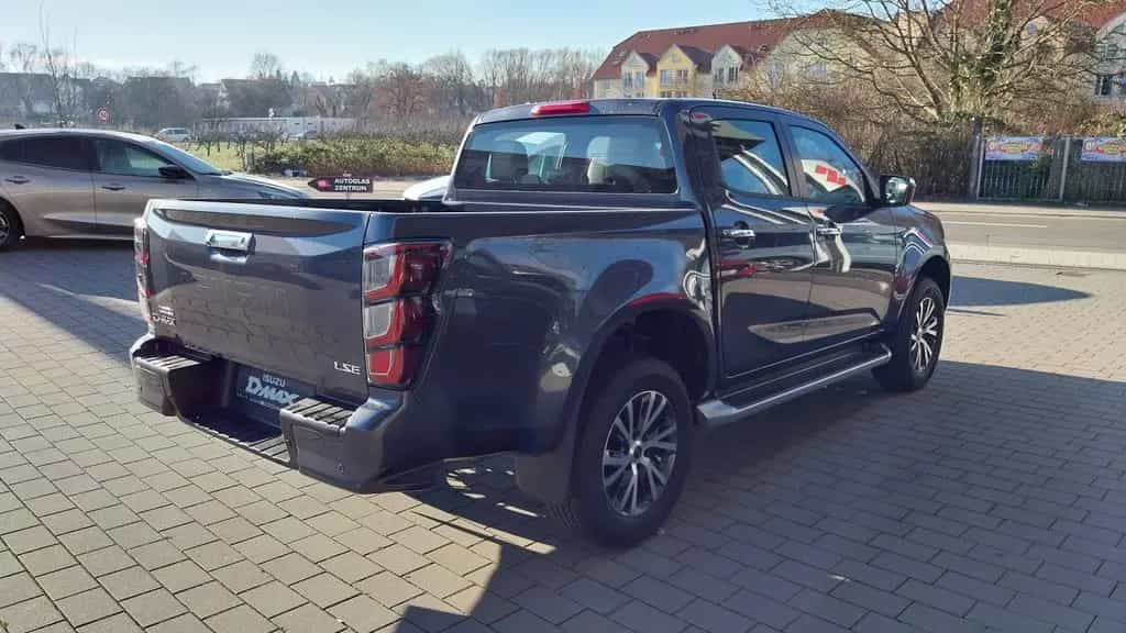 Isuzu D-Max Double Cab 4x4 LSE A/T Facelift 2025 03/2025-photo-2
