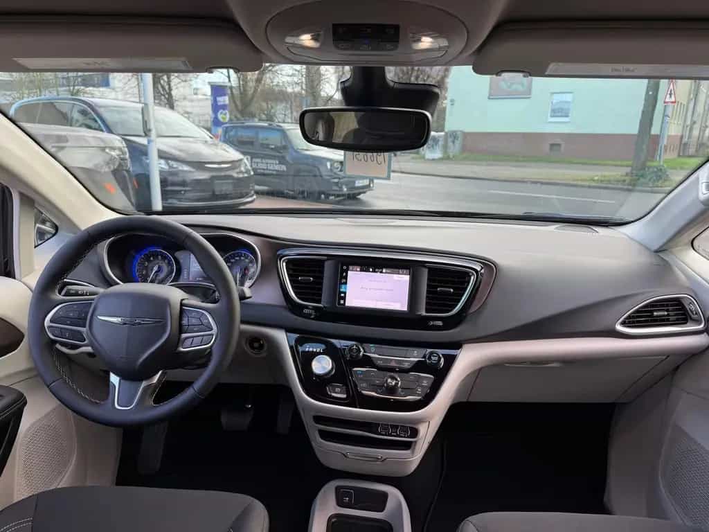 Chrysler Pacifica 3.6l V6 SXT 07/2025-photo-17