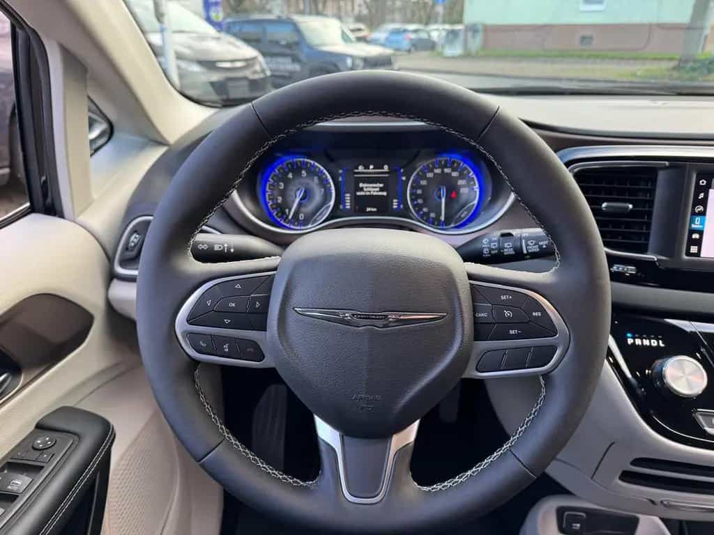 Chrysler Pacifica 3.6l V6 SXT 07/2025-photo-18
