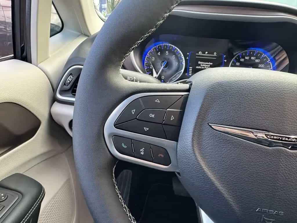 Chrysler Pacifica 3.6l V6 SXT 07/2025-photo-21