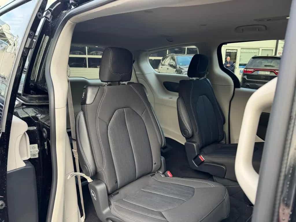 Chrysler Pacifica 3.6l V6 SXT 07/2025-photo-29
