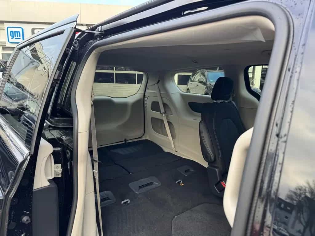 Chrysler Pacifica 3.6l V6 SXT 07/2025-photo-30